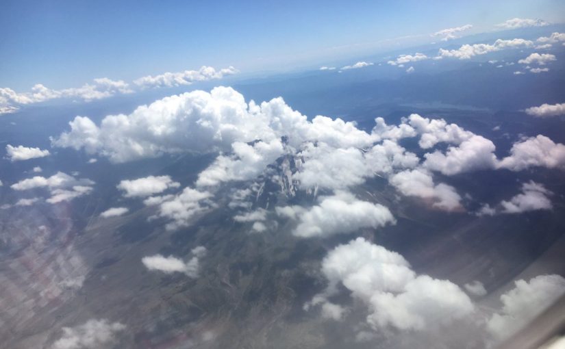 Tweet: GG @AlaskaAir pilot tips plane to get the wing out…