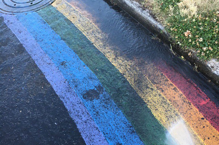 Tweet: Who’s a dirty street painting? https://t.co/wmkBI3…